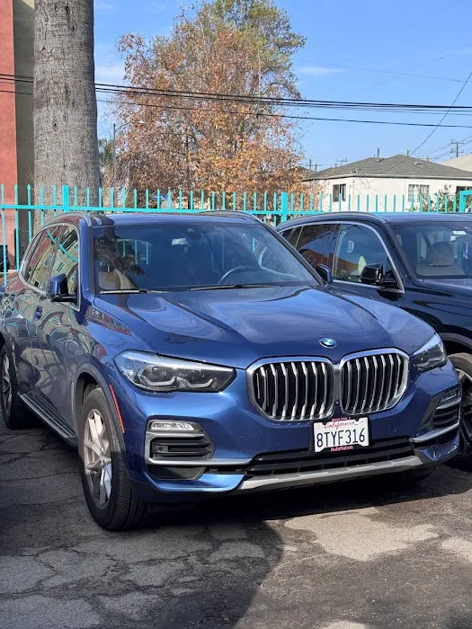 Sisters Cars Rentals Picture 7