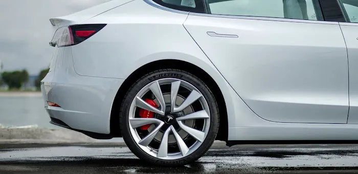 Pacific Ride Tesla Rentals Picture 2