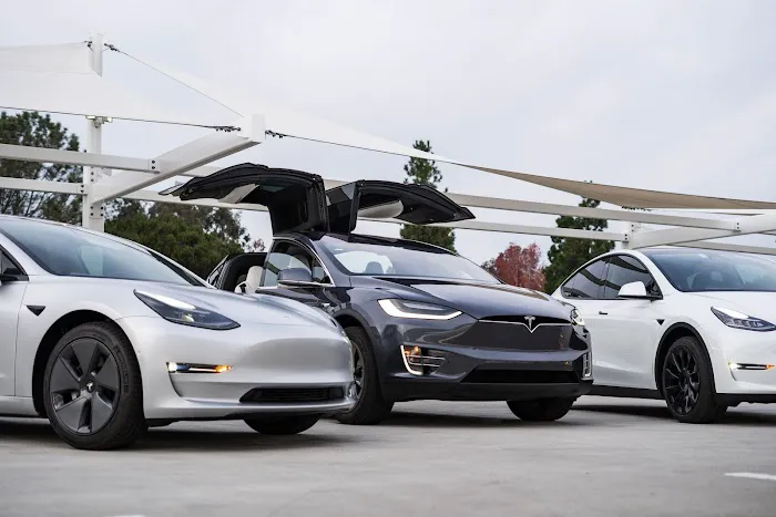 Pacific Ride Tesla Rentals Picture 7
