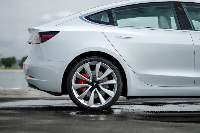 Pacific Ride Tesla Rentals Picture 5
