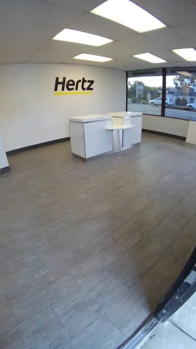 Hertz Car Rental - San Diego - Pacific Beach Picture 7