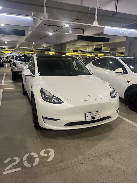 Hertz Car Rental - San Diego - San Diego International Airport (SAN) Picture 6