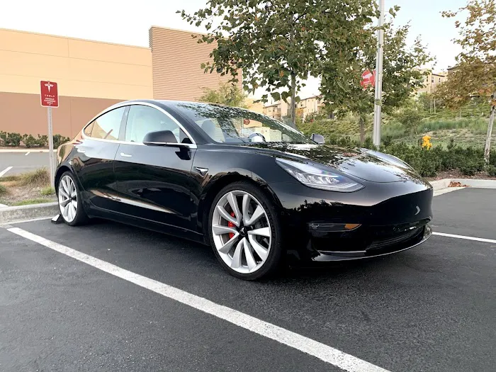 FrunkYea Tesla Rentals Picture 4