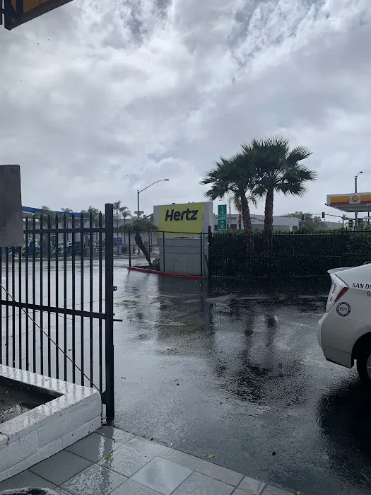 Hertz Car Rental - San Diego Downtown Picture 7