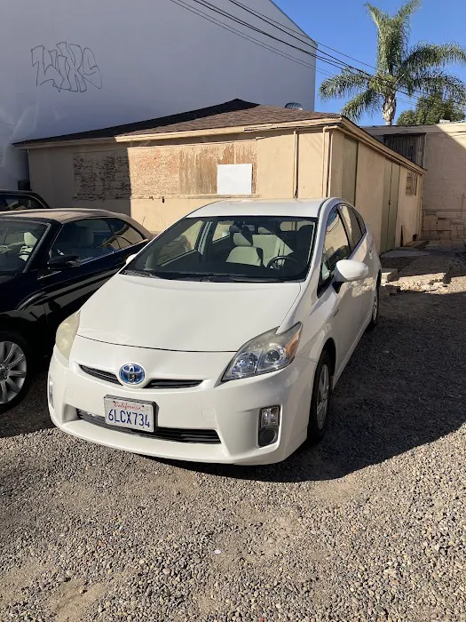 Easy Rent A Car Picture 3