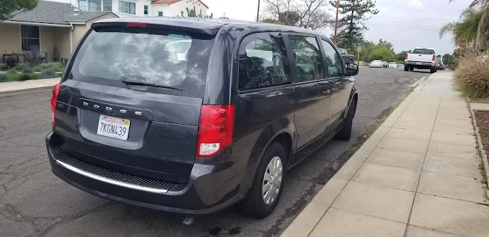 Easy Rent A Car Picture 10