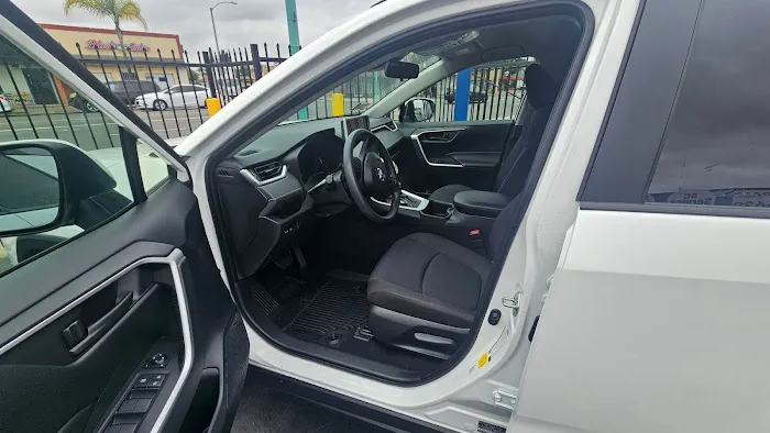 Easy Rent A Car Picture 5