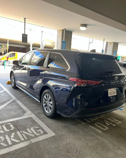 RentalZone Rent-A-Car Picture 4