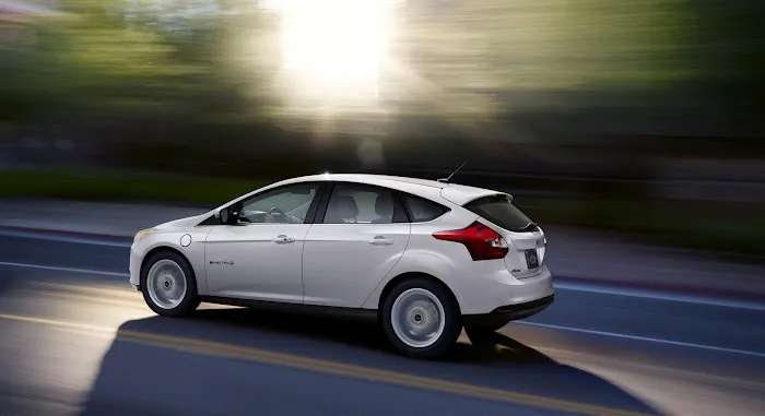 East County Car Rental & Van Rental Picture 8