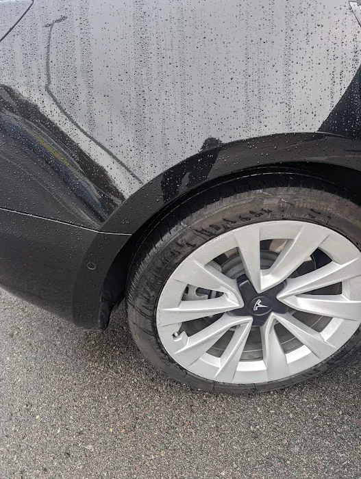 Avis Car Rental Picture 9