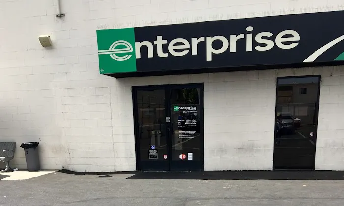 Enterprise Rent-A-Car Picture 3