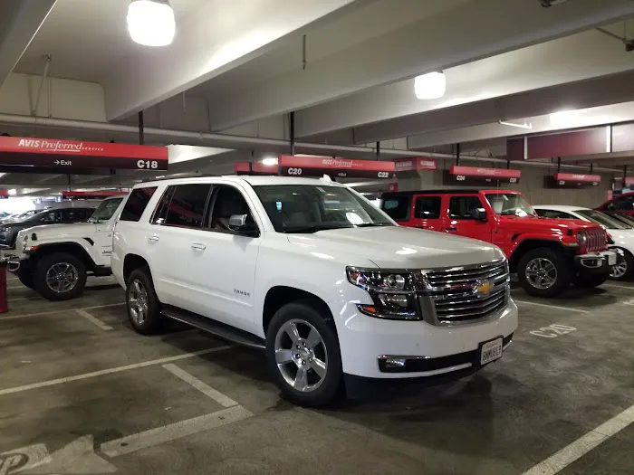 Avis Car Rental Picture 1