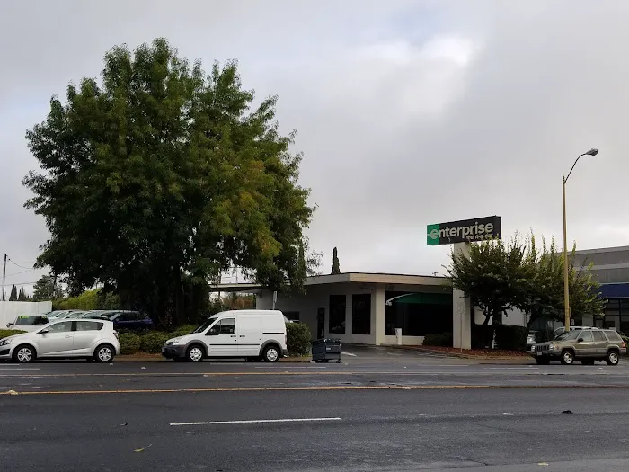 Enterprise Rent-A-Car Picture 1