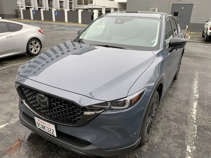 AVIS Car Rental AVSJ1 Picture 9
