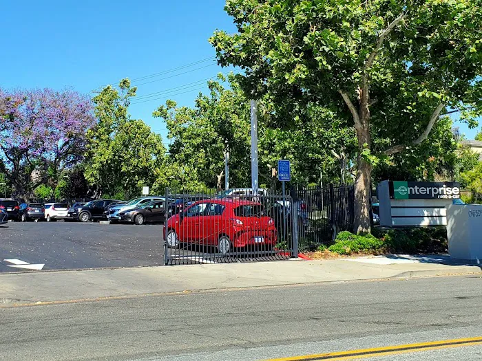 Enterprise Rent-A-Car Picture 3