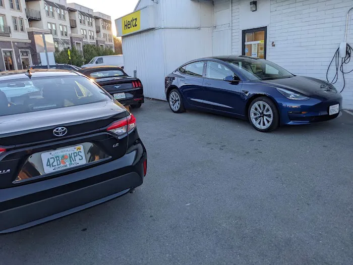 Hertz Car Rental - Redwood City - El Camino Real Hle Picture 8