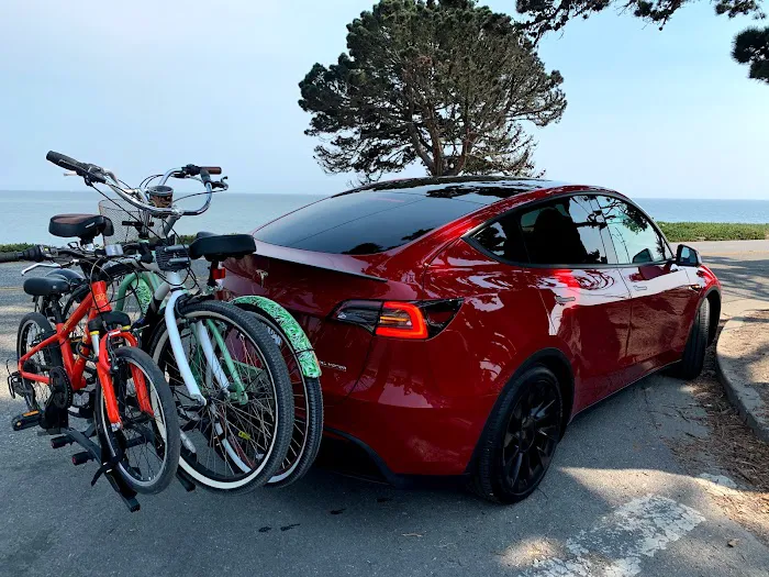 Rent a Tesla Model Y Picture 7