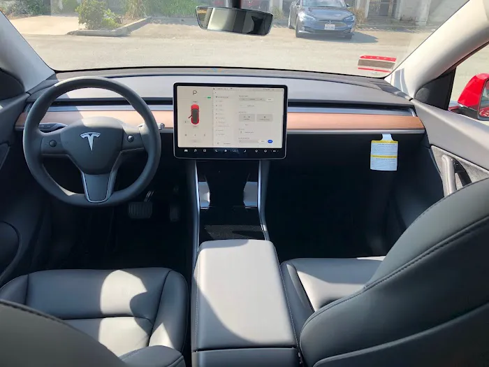 Rent a Tesla Model Y Picture 1