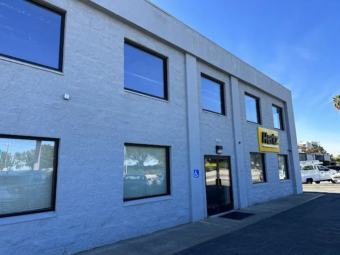 Hertz Car Rental - Burlingame Putnam - 1815 Old Bayshore Highway Picture 2