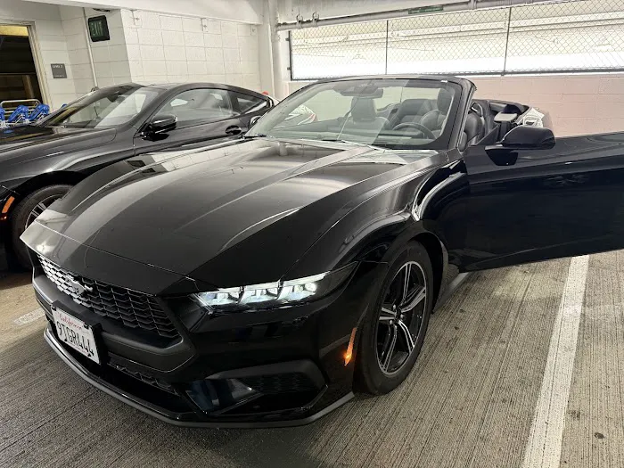 SIXT Rent a Car San Francisco Int Airport Picture 7