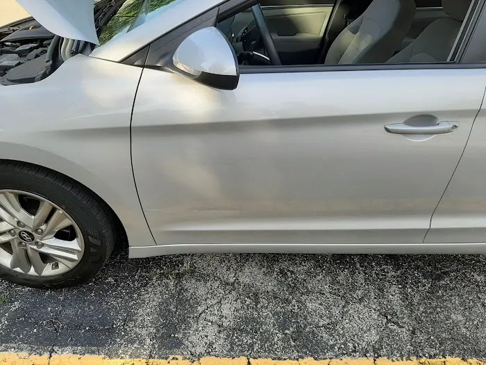 Avis Car Rental Picture 1
