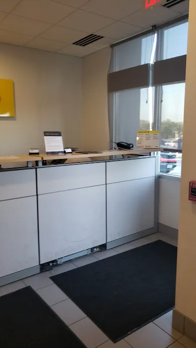 Hertz Car Rental - Glendale Heights - East North Avenue Hle Picture 6