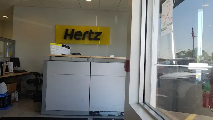 Hertz Car Rental - Glendale Heights - East North Avenue Hle Picture 5