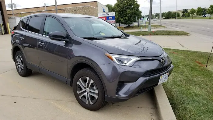 Avis Car Rental Picture 1