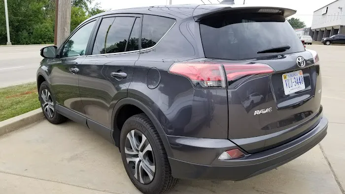 Avis Car Rental Picture 2