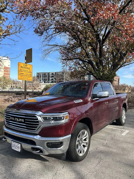Routes Car Rental Picture 3