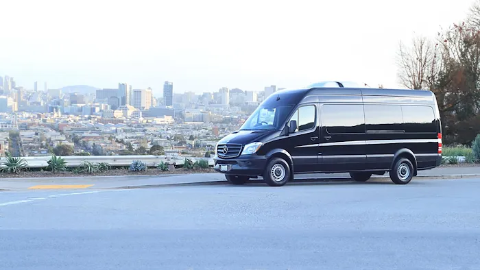 Bandago Van Rental Picture 4