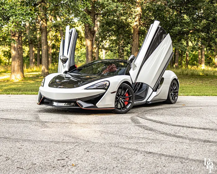 DDE Luxury & Exotic Car Rentals Picture 1