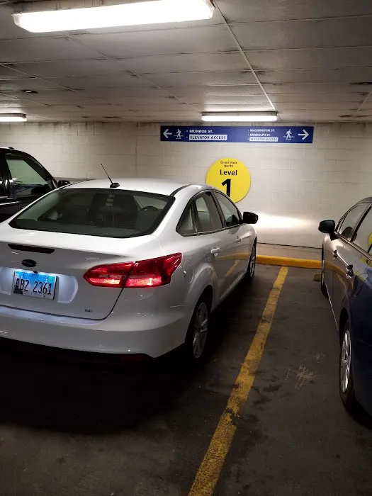 Dollar Car Rental - Chicago Midway Airport Picture 7