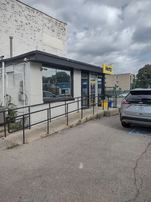 Hertz Car Rental - Oak Park - West Madison Street Picture 9