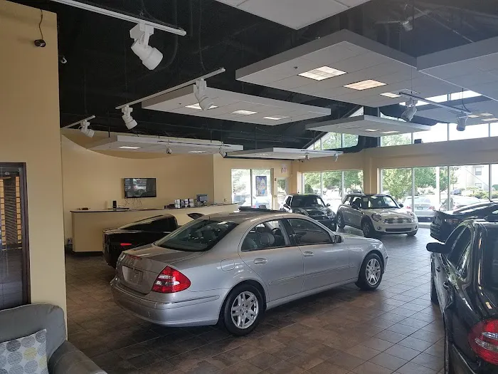 Hertz Car Rental - Palatine - East Dundee Road Picture 2