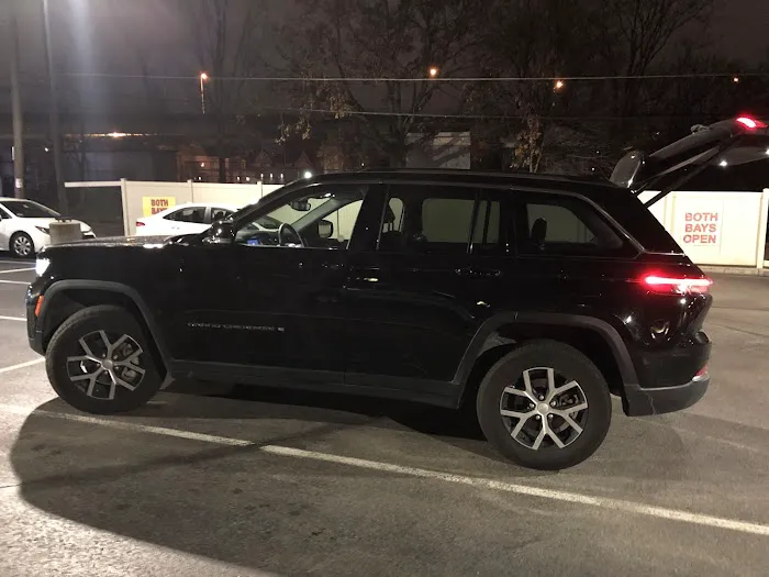 Avis Car Rental Picture 3
