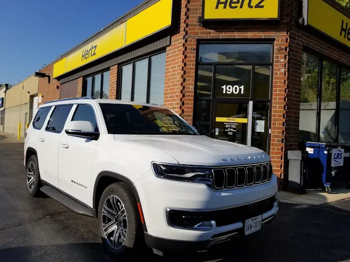 Hertz Car Rental - Highland Park - North Skokie Valley Road Picture 7