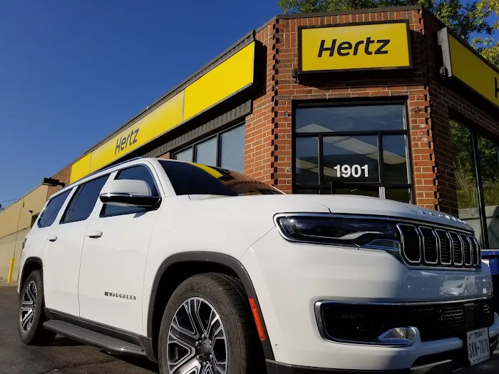 Hertz Car Rental - Highland Park - North Skokie Valley Road Picture 2