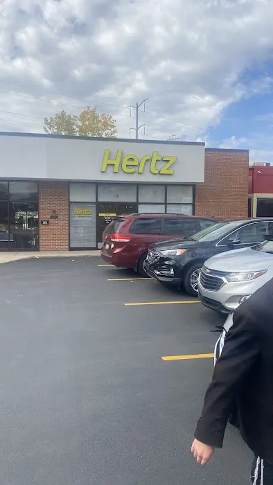 Hertz Car Rental - Highland Park - North Skokie Valley Road Picture 6