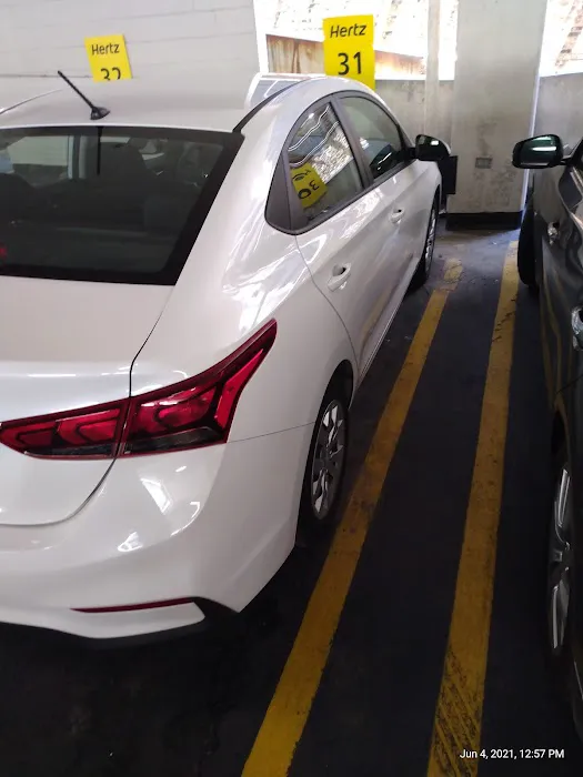 Hertz Car Rental - Chicago - West Washington Street Picture 1