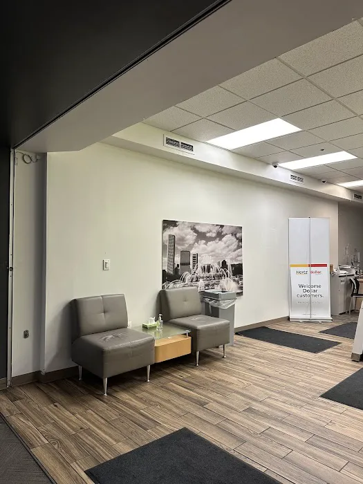 Hertz Car Rental - Chicago - North Clark Street Picture 1