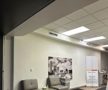 Hertz Car Rental - Chicago - North Clark Street