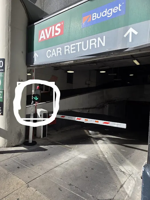 Avis Car Rental Picture 7