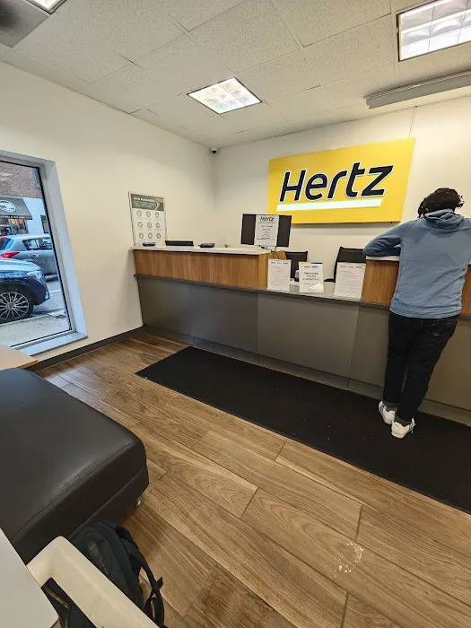 Hertz Car Rental - Chicago - North State Street Picture 10
