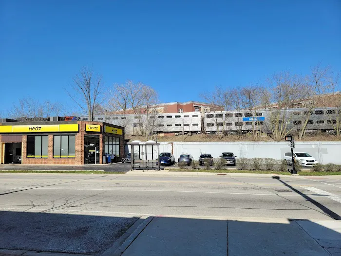 Hertz Car Rental - Evanston - North Green Bay Road Picture 10