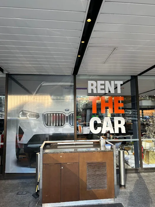 SIXT Rent a Car Chicago Hyatt Regency Picture 7