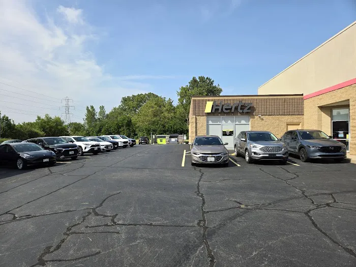 Hertz Car Rental - Kenosha - 75th Street Picture 5