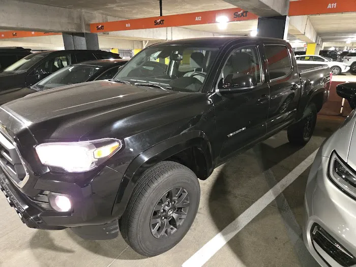 SIXT Rent A Car Milwaukee Airport Picture 2