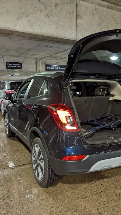 Avis Car Rental Picture 8