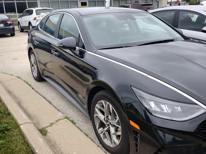 Hertz Car Rental - Rockford - Walton Street Picture 10
